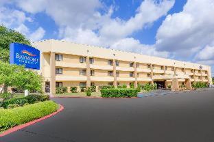 Baymont By Wyndham Lavergne 3*