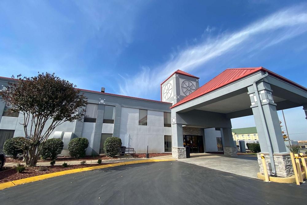 Hotel Baymont By Wyndham Lavergne